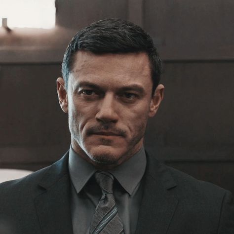 Luke Evans, I Icon, Pretty Men, Merlin, Profile Picture, Paradise, Film, Quick Saves