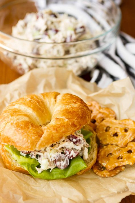 Easy Chicken Salad -- this easy chicken salad recipe, filled with fresh grapes and roasted pecans, makes a quick, delicious, and satisfying meal! I like it heavy on the grapes for a satisfying burst of sweet and juicy flavor in every bite... | chicken salad with grapes | healthy chicken salad | chicken salad sandwich | classic chicken salad | chicken salad with Greek yogurt | find the recipe on unsophisticook.com Chicken Salad Croissant Sandwich, Canned Chicken Salad Recipe, Chicken Salad Croissant, Greek Yogurt Chicken Salad, Yogurt Chicken Salad, Chicken Salad With Grapes, Chicken Salad Sandwich Recipe, Delicious Chicken Salad, Croissant Sandwich