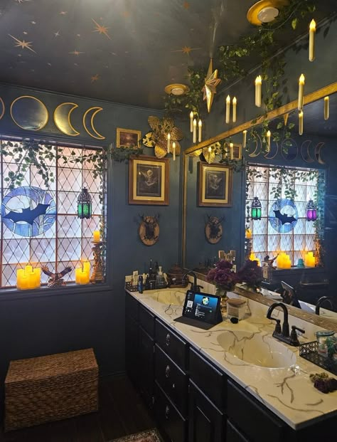 Celestial Restroom, Diy Gothic Bathroom Decor, Witchy Beach House, Small Gothic Bathroom Ideas, Dark Maximalist Bathroom, Bathroom Whimsigoth, Dark Aesthetic Bathroom Ideas, Whimsigoth Bathroom Decor, Whimsical Bathrooms