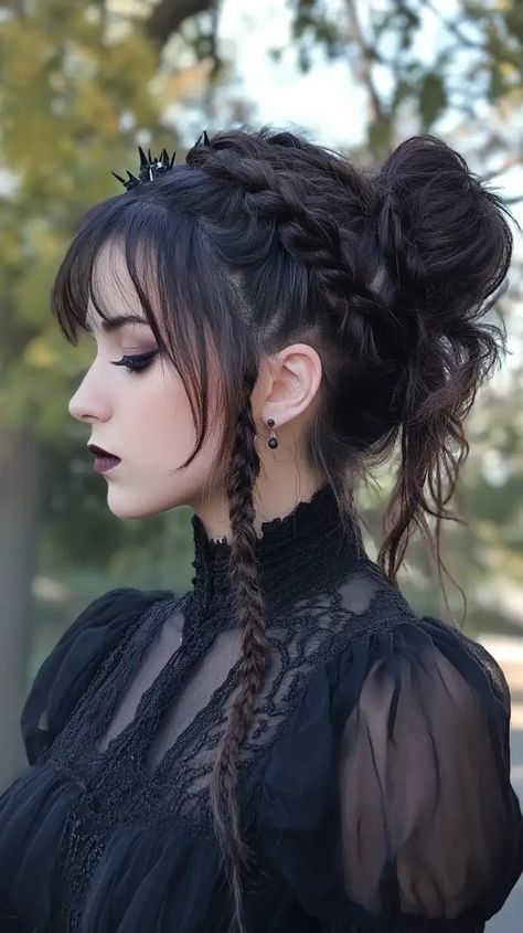 Vampire Hair Styles, Vampire Hairstyles, Glam Vampire, Witch Hairstyles, Halloween Hair Ideas, Vampire Hair, Witchy Hair, Whimsical Hair, Whimsical Witch