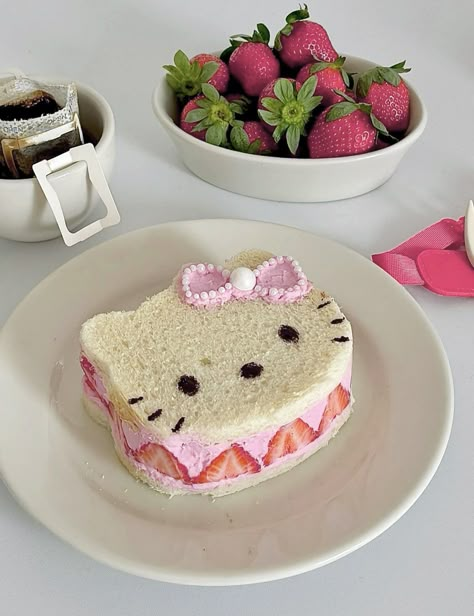 Hello Kitty Desert, Side Quest, Kitty Cake, Kawaii Cooking, Cute Baking, Hello Kitty Cake, Yummy Comfort Food, Think Food, Sweet Snacks Recipes