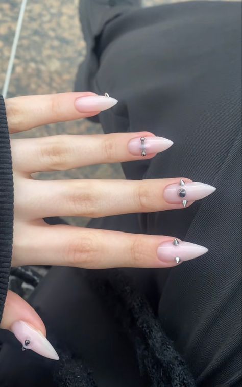 Paznokcie Hello Kitty, Nail Piercing, Punk Nails, Gothic Nails, Goth Nails, Grunge Nails, Her Nails, Soft Nails, White Nail