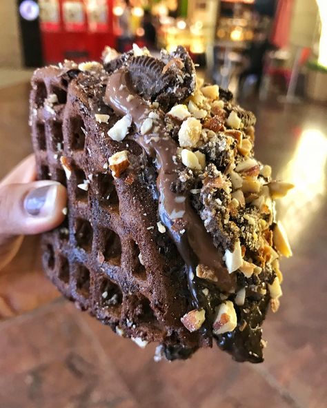 Just Delhiing on Instagram: “Ending the day on a super sweet note with this delicious Double Chocolate Waffles from The Belgian Waffle Co 😍  Tag a Waffle Lover👇🏻 •••…” Waffles Photography, Choco Taco, Waffle Shop, Dessert Waffles, Chocolate Waffles, Waffle Sandwich, Soul Food Dinner, Unique Desserts, Food Photography Inspiration