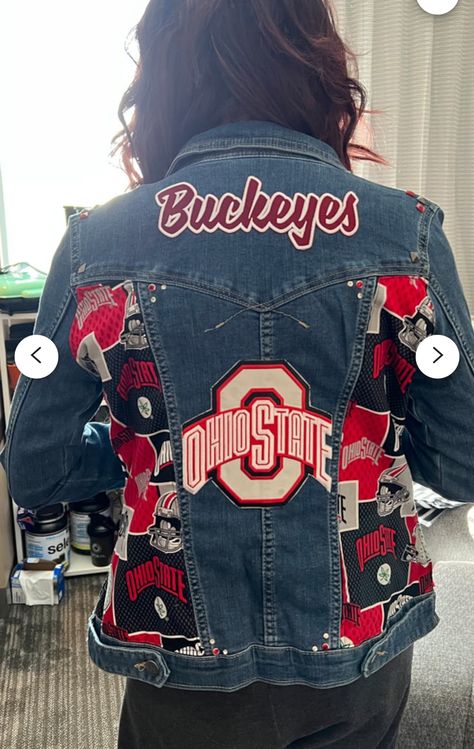 School Spirit Denim Jacket, Goodwill Upcycle, Upcycle Shirts, Homecoming Pants, Spirit Jeans, Jean Jacket Ideas, Customized Clothes, Upcycling Clothing, Upcycled Denim Jacket