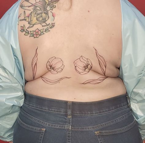 Stomach Tattoo Plus Size Women, Back Tattoo On Plus Size Women, Fat People Tattoos, Plus Size Belly Tattoo, Stomach Tattoo Plus Size, Body Contouring Tattoo, Plus Size Tattooed Women, Stomach Tattoos Women Plus Size, Plus Size Tattoo Placement