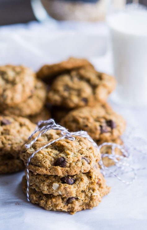 Oatmeal and Milled Flaxseed Chocolate Chip Cookies - Strawberries For Supper Flaxseed Cookies, Oatmeal Chocolate Chip Cookie, Oatmeal Chocolate Chip Cookie Recipe, Seeds Benefits, Healthy Nutrition Plan, Chia Seeds Benefits, Tips For Good Health, High Fibre, How To Be Healthy