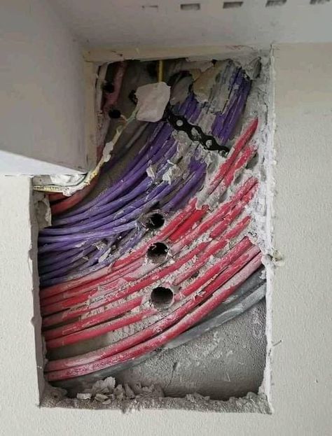 Building Fails, Safety Fail, Plumber Humor, Work Fails, Construction Fails, Horror Pictures, You Had One Job, Bad Design, Solve Problems