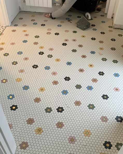 Fun Bathroom Tile Floor, Penny Tile Mudroom, Fun Bathroom Floor, Fun Bathroom Tile, Mosaic Bathroom Floor Tile, Penny Tile Bathroom Floor, Daisy Tile, Mosaic Bathroom Floor, Mosaic Tile Bathroom