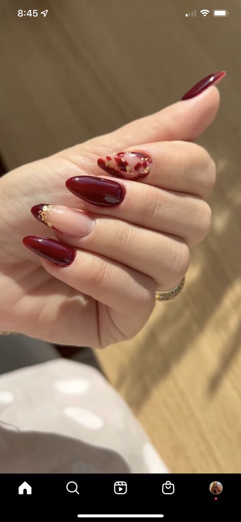 Red Nail Designs Wedding, Red Nails With Marble Design, Red Nails Acrylic Design Simple, Red Royal Nails, Burgundy Nails Valentines, Cherry Wine Nails Almond, Burgundy Nail Art Designs Classy, Maroon And Gold Christmas Nails, Nail Inspo Red Almond