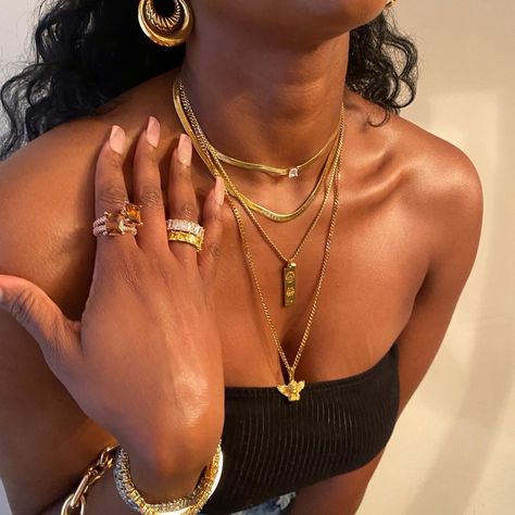 Miiriya on Twitter: "https://t.co/uH2NSujsQu… " Gold Girl, Black Femininity, Gold Aesthetic, Dope Jewelry, Golden Girl, Stacked Jewelry, Jewelry Lookbook, Brown Girl, Mode Inspo