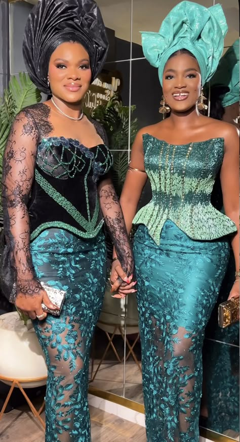 Owanbe Skirt And Blouse Lace Styles, Owanbe Styles For Lace Corset 2023, Silver Asoebi Styles, Asoebi Styles Lace Skirt And Blouse, Aseobi Nigeria Lace Styles 2024, Aso Ebi Lace Style 2024, Elegant Lace Dress Classy, Cord Lace Gown Styles Aso Ebi, Aso Ebi Skirt And Blouse