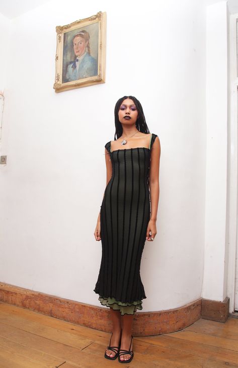 Grad Dresses, Black Midi, Beetlejuice, Black Midi Dress, Planet Earth, Fancy Dresses, Dream Dress, Guest Dresses, Look Fashion