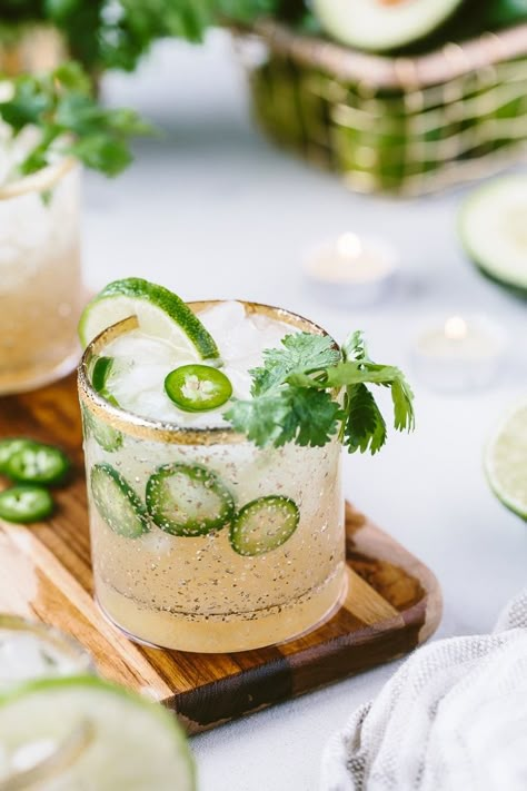 Mexican Cocktails, Jalapeno Margarita, Citrus Cocktails, Gin Fizz, Drink Drank Drunk, Coffee Cocktails, Margarita Recipes, Daiquiri, 5 O Clock Somewhere