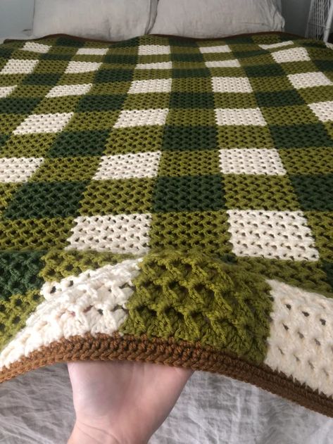 Crochet Blanket Gingham, Crochet Blanket Patterns Green, Crochet Gifts For Husband, Crochet Gingham Blanket, Crochet Green Blanket, Camo Crochet Blanket, Checkered Crochet Blanket, Crochet Picnic Blanket, Plaid Crochet Blanket