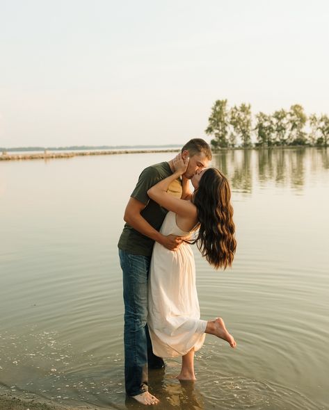 sunset engagement by the lake with kate + trey 🌅 Couple Lake Pictures, Lake Couple Photoshoot, Lake Engagement Pictures, Engagement Photos Lake, Bf Pics, Fall Couple Photos, Lake Engagement Photos, Fall Couple, Lake Photoshoot