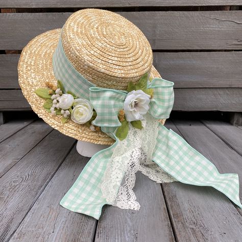 Diy Hat Decoration, Summer Hat Aesthetic, Sun Hat Aesthetic, Boater Hat Outfit, Daffodil Dress, Hats With Flowers, Straw Hat Crafts, Aesthetic Hats, Cottagecore Hat