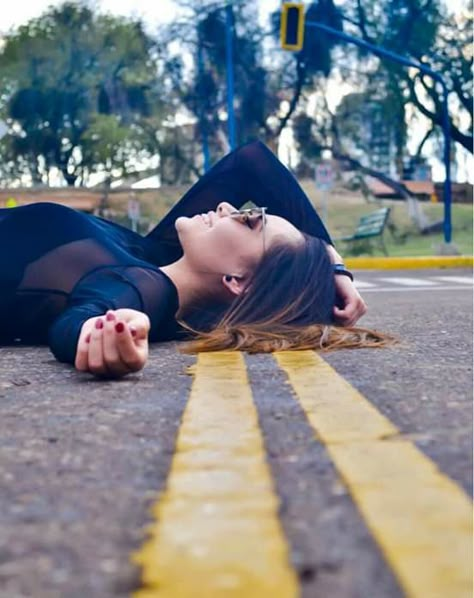 Road Side Photography Poses, Not Basic Senior Picture Ideas, Single Photoshoot Ideas, Playground Photo Shoot, School Pic Ideas, Brooklyn Photoshoot, Aesthetic Pictures For Instagram, 30 Photoshoot, Senior Pictures Music