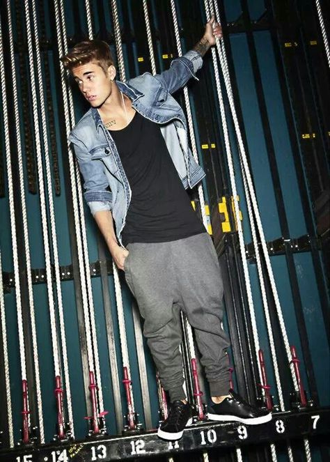 It has to be a crime to look this hot Justin Bieber Adidas, Adidas Photoshoot, Justin Photos, Justin Bieber Outfits, All About Justin Bieber, Justin Bieber Gif, Justin Bieber 2014, Robbie Amell, Justin Bieber Posters