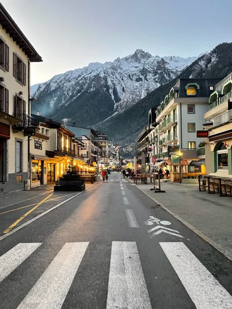 Chamonix France Aesthetic, Chamonix France Spring, Chamonix France Skiing, Chamonix Mont Blanc Winter, Chamonix Aesthetic, Chamonix France Winter, Chamonix Winter, French Alps Winter, French Alps Aesthetic