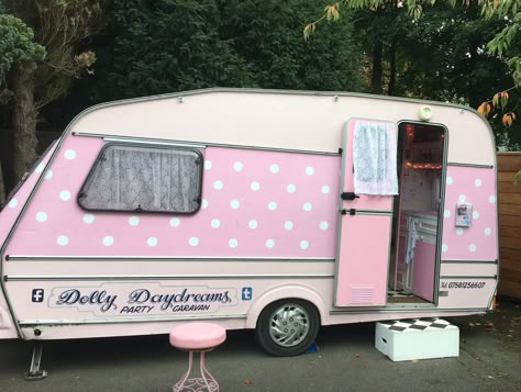 Vintage Americana Aesthetic, Trailer Park Princess, Americana Aesthetic, Vintage Caravans, Vintage Campers, Camper Life, Vintage Trailers, Pink Girly Things, Vintage Americana