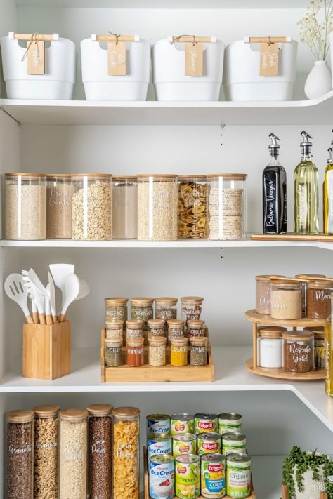 Apartemen Studio, Pantry Inspiration, Tidy House, Pantry Organisation, Desain Pantry, Organized Pantry, House Organisation, Kitchen Organization Diy, Kitchen Organization Pantry