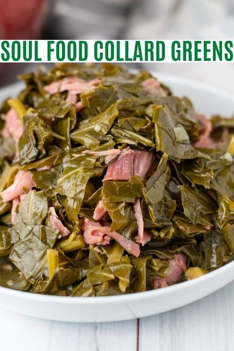 Soul Food Collard Greens with Smoked Turkey - Curbing Carbs Crockpot Collard Greens, Collard Greens Recipe Soul Food, Collard Green Seasoning, Ham Bone Recipes, Greens Recipe Soul Food, Southern Style Collard Greens, Chicken Tortillas, Southern Collard Greens, Greens Recipes