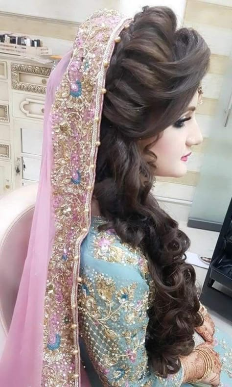 Pakistani Bridal Makeup Hairstyles, Bridal Dresses 2022, Hairstyles Designs, Pakistani Bridal Hairstyles, Bridal Hair Decorations, Bridal Hairstyle Indian, Hairstyle Indian Wedding, Hairstyle Indian, Bridal Hairstyle Indian Wedding