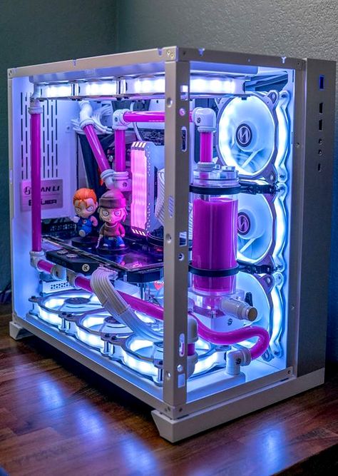 Kaicho Modified's Lian Li PC-O11DX 011 "Purple Haze" Custom Liquid Cooled PC Build. PC Gaming hardware features Intel - Core i9-9900K, Gigabyte - Z390 Aorus Master, EVGA Black Edition, Corsair RM850x PSU, and EK Brand waterblocks with Bitspower compression fittings.   #pcgaming #nvidia #games #diy #technology #tech Building Pc, Gaming Computer Room, Pc Gaming Desk, Gaming Desk Setup, Computer Gaming Room, Gaming Pc Build, Gamer Setup, Gamer Room Decor, Pc Gaming Setup