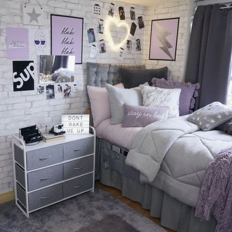 Purple Dorm Rooms, Purple Dorm, College Bedroom Decor, Dream Dorm Room, Dorm Room Styles, College Dorm Ideas, College Bedroom, Dorm Room Inspo, College Dorm Room Decor