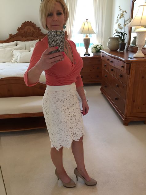 White lace pencil skirt Older White Woman, Silver Haired Beauties, White Lady, Lace Pencil Skirt, To Be A Woman, White Woman, Womens Pencil Skirts, Girls Stripes, Kinds Of Clothes