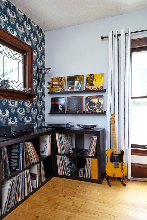 Cube Storage Isn’t Just for Dorm Rooms—Discover 15 Ideas That Combine Organization and Style Cube Shelf Built In, Cube Storage Styling, Storage Cube Ideas Living Room, 6 Cube Organizer Ideas, Cube Storage Ideas Bedroom, Cube Organizer Ideas, Cube Storage Ideas, Cube Storage Decor, Ikea Cubes