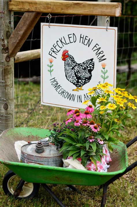 Farm Signs Entrance, Farmers Market Display, Hen Farm, Chicken Pen, Mini Farm, Farm Signs, Farms Living, Farm Stand, Down On The Farm