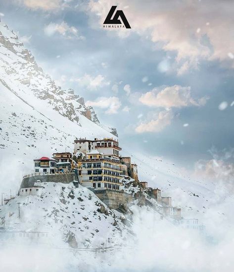 Key Monastery, Monastery Aesthetic, Modern And Traditional Architecture, Pauri Garhwal, New Movie Images, Spiti Valley, Leh Ladakh, Desert Mountains, Posters Design