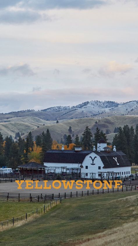 Yellowstone Wallpaper, Rio And Beth, Dutton Ranch Yellowstone, Yellowstone Ranch, Yellowstone Tv Series, Yellowstone Series, Yellowstone Dutton Ranch, Country Backgrounds, Montana Ranch