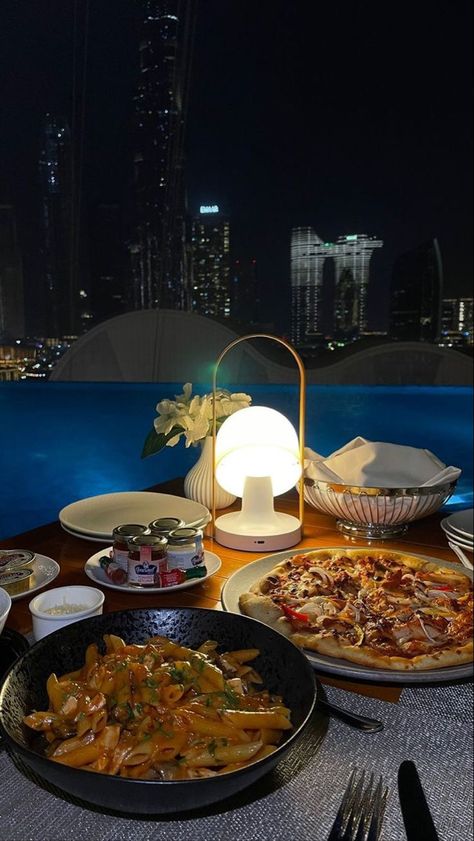 Dubai Dinner, The Soft Life, Dubai Food, Dubai Vacation, Dubai Aesthetic, Luxury Food, Luxury Restaurant, Soft Life, Luxury Lifestyle Dreams