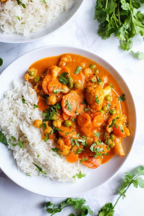 Loaded Veggie Tikka Masala Recipes Cauliflower Rice, Vegan Tikka Masala, Recipes Cauliflower, Resep Pasta, Tikka Masala Recipe, Rice Chicken, Delicious Vegetables, Vegetarian Dinners, Masala Recipe