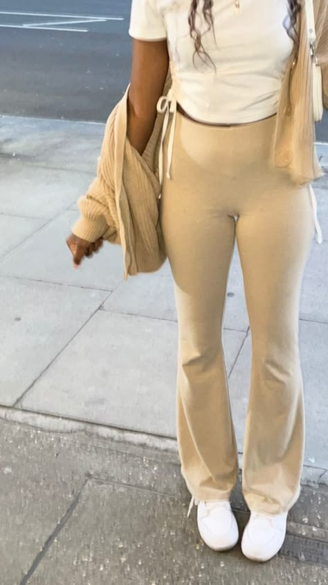 Tan Flared Leggings Outfit, Beige Flare Pants Outfit Winter, Tan Flare Leggings, Cream Flare Leggings Outfit, Tan Yoga Pants Outfit, Beige Flare Leggings Outfit, Beige Flares Outfit, Beige Flare Jeans Outfit, Cream Flare Pants Outfit