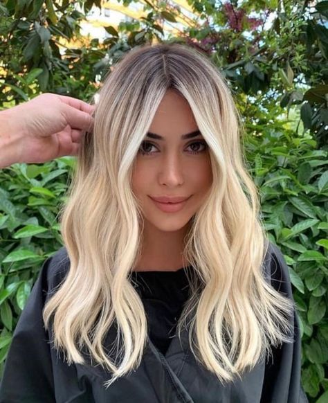 High Root Balayage, Bleached Hair Shadow Root, Dimensional Blonde On Brown Hair, Blonde Balayage With Fringe Bangs, One Length Blonde Hair, Full Blonde With Dark Roots, Bright Dimensional Blonde Hair, Blonde Hair With Brown Root Smudge, Bleach Blonde With Dark Roots