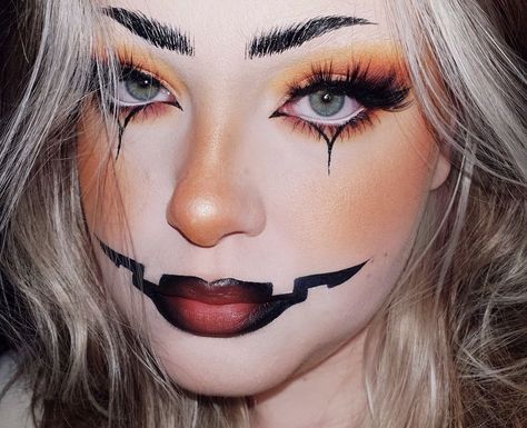 Cute Pumpkin Halloween Makeup, Quick Womens Halloween Costumes, Simply Halloween Makeup, Halloween Pumpkin Makeup Looks, Pumpkin Eye Makeup Halloween, Halloween Pumpkin Makeup Ideas, Pumpkin Clown Makeup, Cute Pumpkin Makeup Ideas, Holloween Makeup Glam