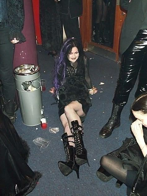 #goth #gothic Vampire Y2k Aesthetic, 2000s Goth Aesthetic, Mall Goth 90s, 90s Mall Goth, 90s Mall, 2000s Mall Goth, Goth Outfit Inspo, 2000s Goth, Goth Club