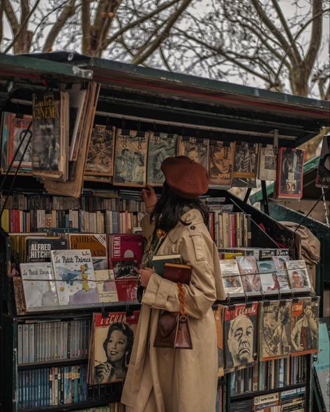 Vintage Bookstore Photoshoot, Paris Fall Aesthetic, Paris Cinematic, Bookstore Outfit, 1940s Film Noir, Everything Is Going Wrong, Paris Shoot, Vintage Style Women, Comedy Of Errors