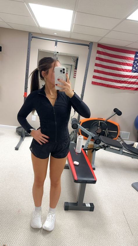 #lululemon #definejacket #black #outfit #workout #lulu #fashion #aesthetic #dresstoimpress #outfitoftheday Lululemon Outfit, 2025 Prayer, Outfit Workout, Lululemon Outfits, Lulu Fashion, Gym Fits, Mirror Pics, Prayer Board, Fashion Aesthetic