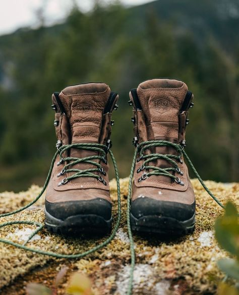 Hike Boots, Danner Hiking Boots, Winter Hiking Boots, Hiking Boots Outfit, Nature Vibes, Mens Hiking Boots, Adventure Style, Winter Hiking, Adventure Gear