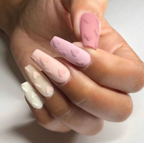 These are the prettiest heart nails, including heart nail designs, heart nail art, heart nails acrylic, brown heart nails, and more heart nails #heartnails #brownheartnails #heaertnaildesigns Heart Nails Designs, Rose Quartz Nails, Red Stiletto Nails, Long Coffin Nails, Heart Nail Designs, Pastel Nail, Maroon Nails, Clear Heart, Heart Nail Art