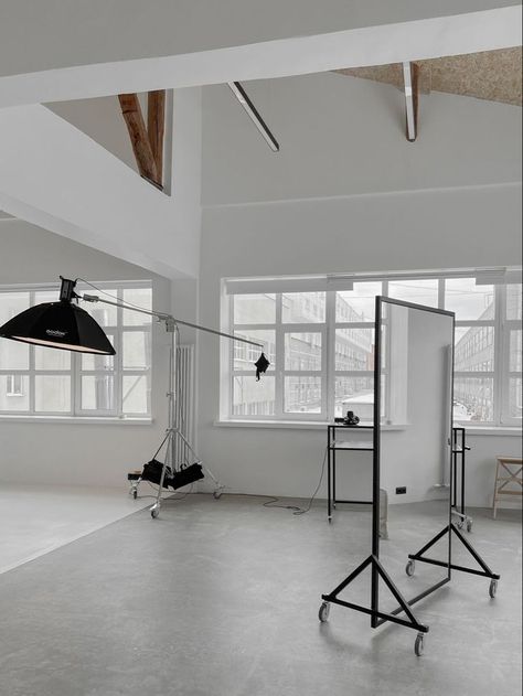 Peerspace Ideas, Photography Studio Spaces, Ruangan Studio, Photo Studio Design, Photography Studio Decor, Minimal Studio, Photography Studio Design, Home Studio Photography, Office Design Inspiration