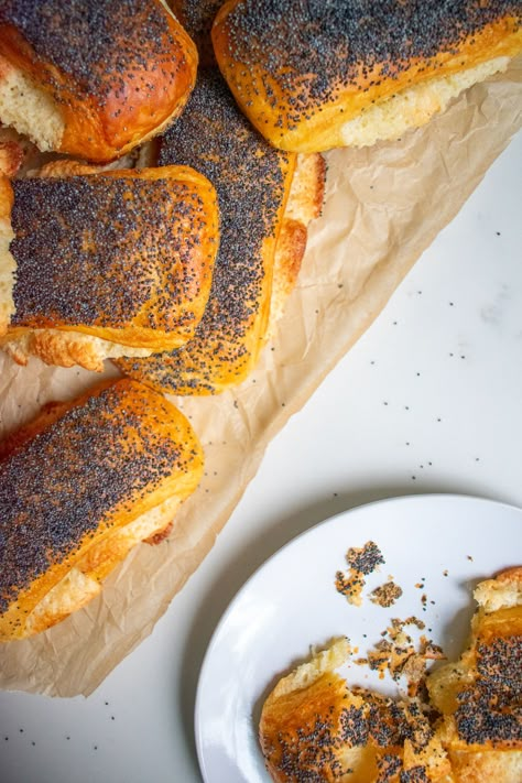 If you’re looking for a weekend baking project, look no further than our recipe for tebirkes 🥐✨ These classic Danish pastries have a buttery marzipan filling and are topped with poppy seeds for a little texture! 🥰 They are one of our childhood favorites, and while the recipe is on the more difficult side, the outcome is so worth the effort 😋 #skandibaking . . . . #tebirkes #danishpastry #pastry #scandinavian #danish #baking #instafood #food #dessert #cooking #delicious #foodphotography #sweet Tebirkes Recipe, Scandinavian Pastries, Danish Baking, Danish Desserts, Poppy Seed Recipes, Danish Bread, Filled Buns, Laminated Dough, Danish Dessert