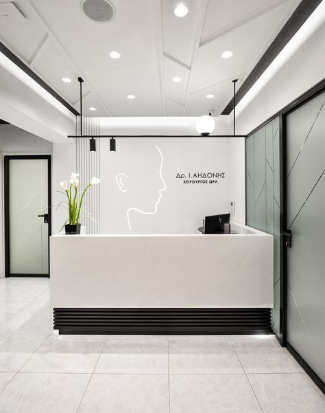 Otolaryngology & Dental Clinic on Behance Small Dental Clinic Interior Design, Dentist Office Design Interiors, Airbnb Studio, Reception Counter Design, Dental Design Interior, Medical Clinic Design, Doctor Office Design, Plan Studio, Apartment Behance