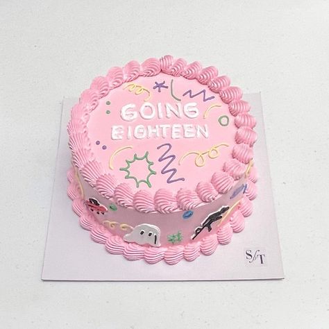 Going Eighteen Cake, Kpop 18th Birthday Cake, Seventeen Cakes Kpop, Seventeen Kpop Birthday Cake Ideas, Jeonghan Birthday Cake, Going 17 Cake, Seventeen Cake Design Kpop, Svt Inspired Cake, Svt Cakes Ideas