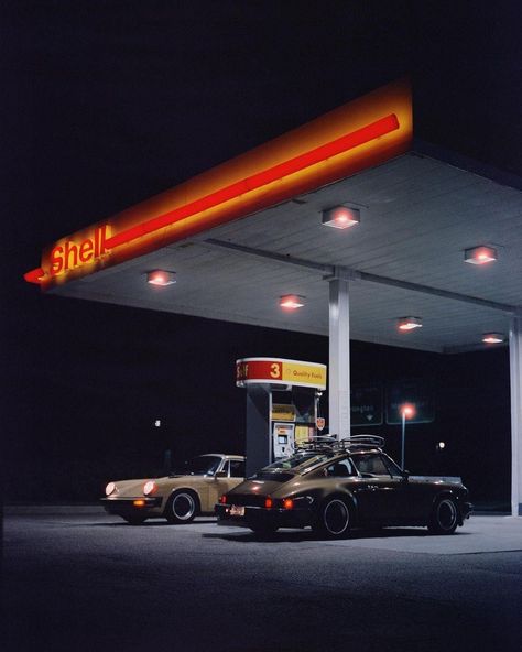 Porsche Commercial, Gas Station At Night, Car Photography Ideas, Men Cars Photography, Car Photo Ideas, Porsche Garage, Commercial Ideas, Car Shots, Car Shoot