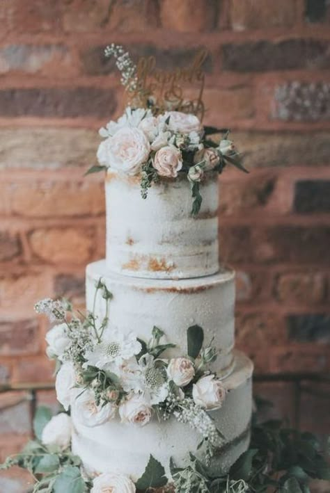 2019 Most Popular Wedding Cakes You Will Love---Semi Naked Wedding Cake with Flowers Outdoor Wedding Ceremony, greenery wedding cakes, greenerry wedding ideas, sage green and blush wedding color combos Sage Wedding Colors, Vintage Pasta, Wedding Cake With Flowers, Sage Green Wedding Colors, Blush Wedding Cakes, Cake Rustic, Green Wedding Cake, Country Wedding Cakes, Cake With Flowers